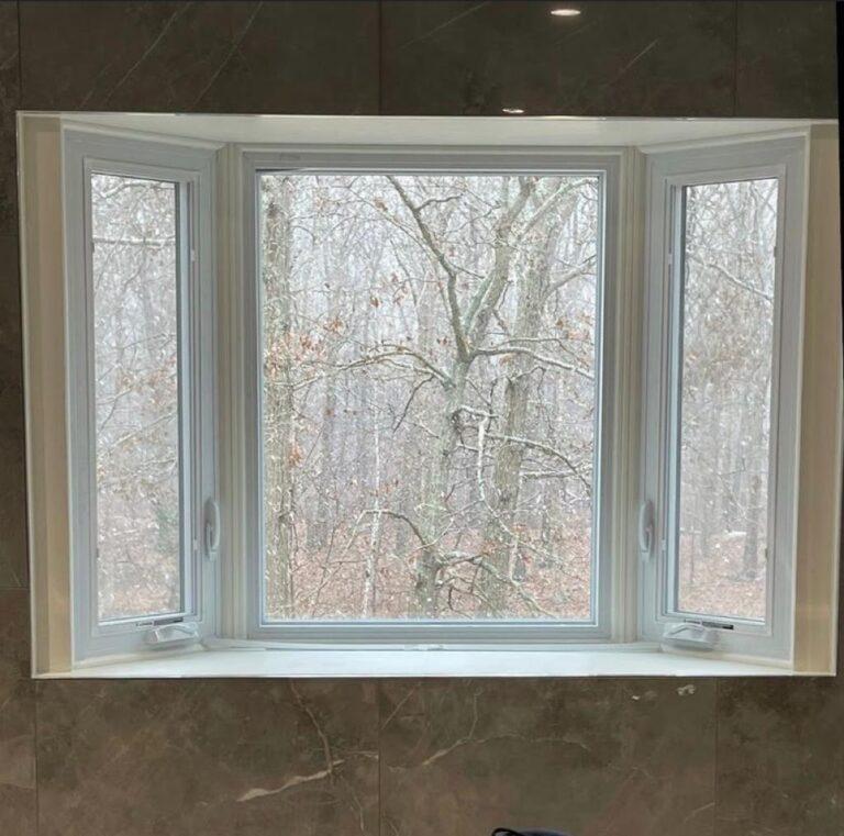 Bay window with windows by Pexic Windows